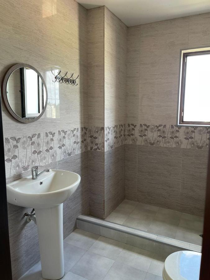 באטומי Green Yard Hotel מראה חיצוני תמונה