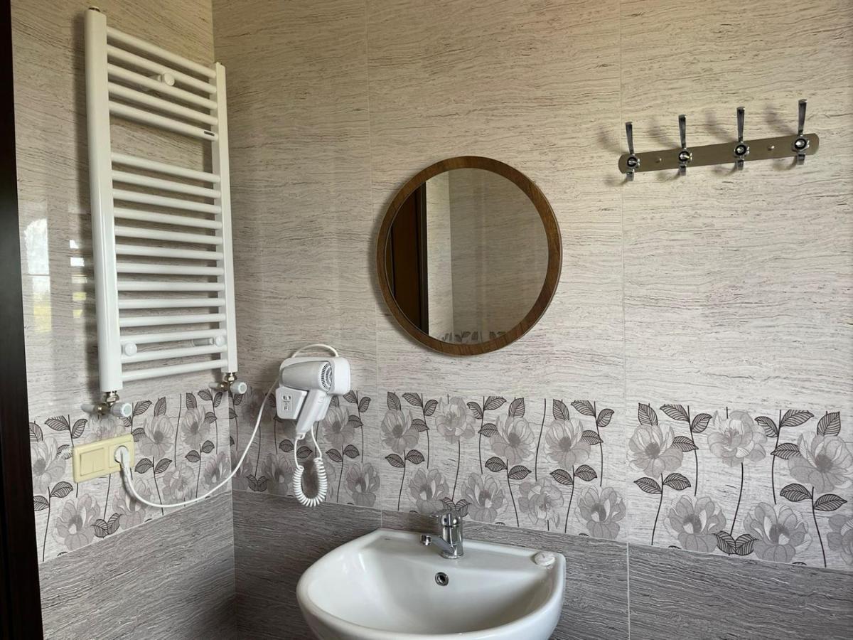 באטומי Green Yard Hotel מראה חיצוני תמונה