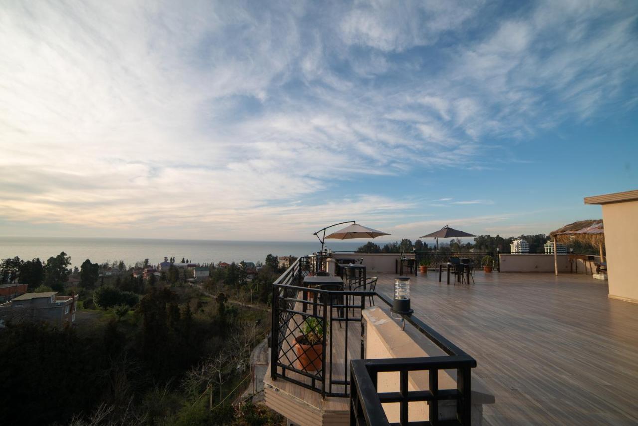 באטומי Green Yard Hotel מראה חיצוני תמונה