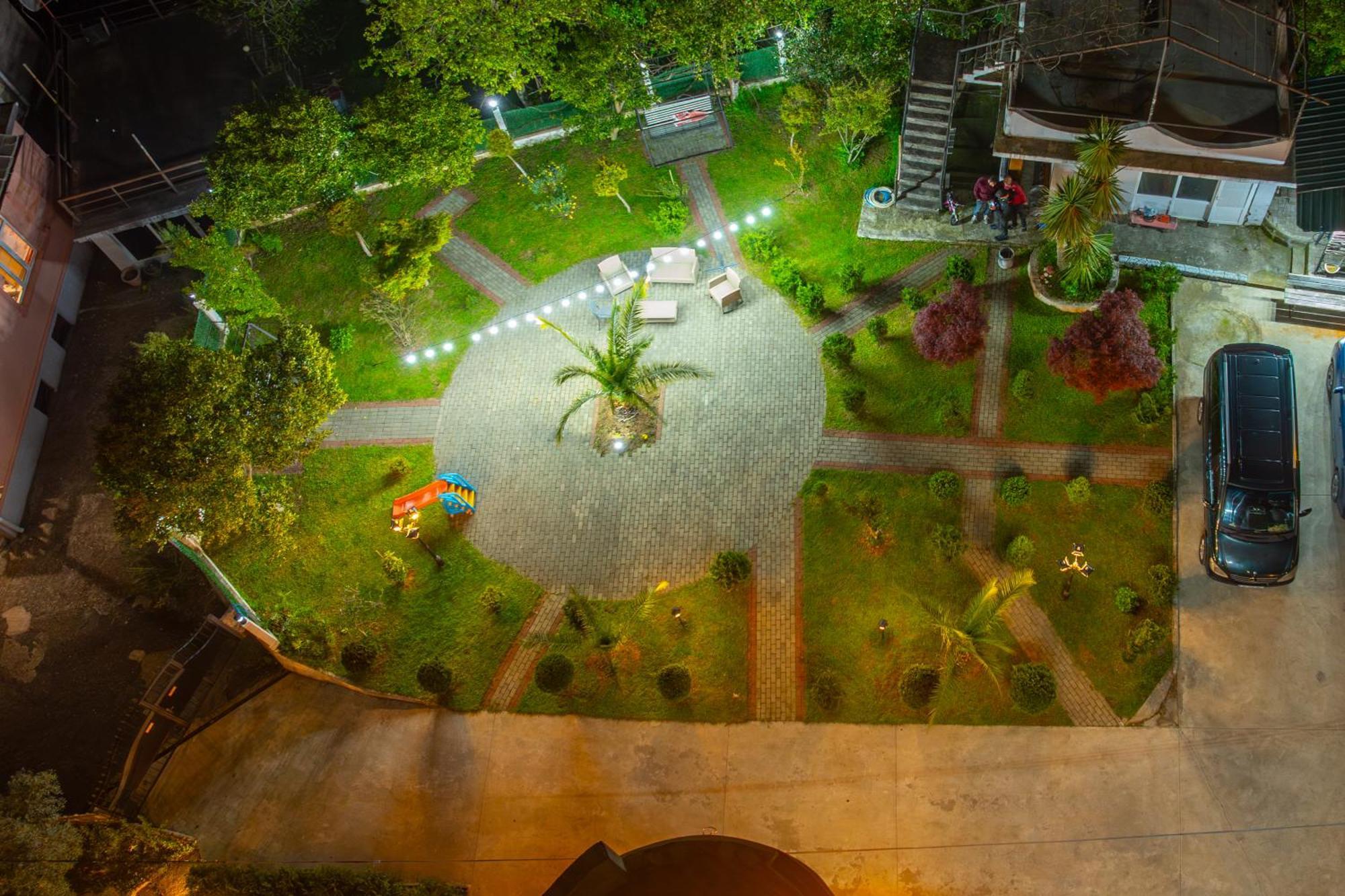 באטומי Green Yard Hotel מראה חיצוני תמונה