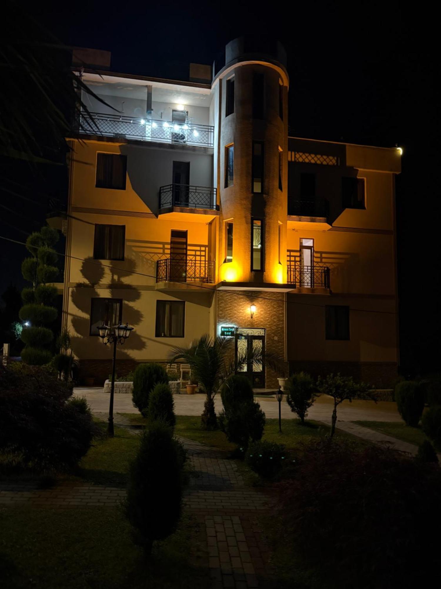 באטומי Green Yard Hotel מראה חיצוני תמונה